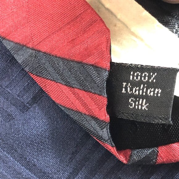 Bugatti Tie 100% Italian Silk Red Navy Geometric Color Block Art Deco - Picture 7 of 8